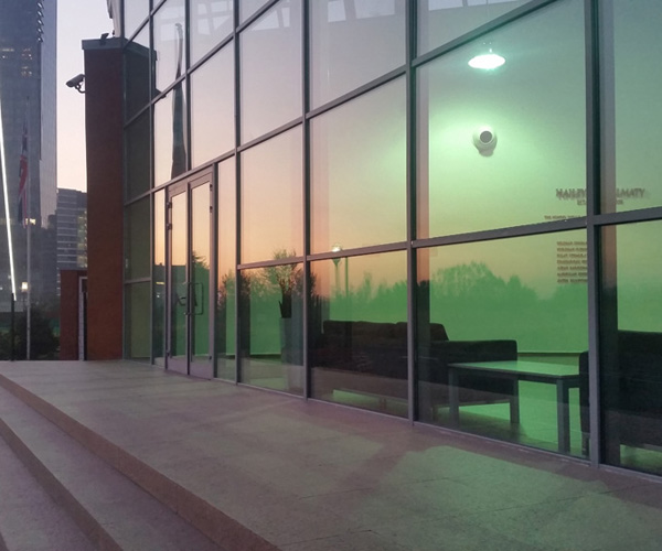 Школа Haileybury Almaty (Крыльцо)